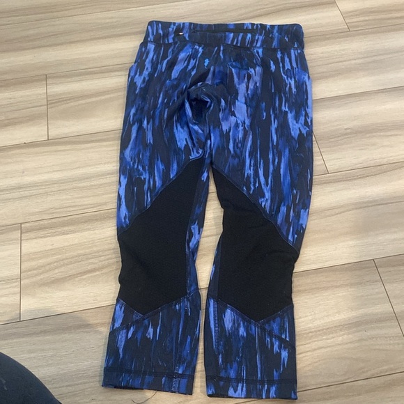 Lululemon tights size 4 - Picture 7 of 9